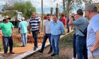 El gobernador Ricardo Quintela visita Patquía tras el temporal