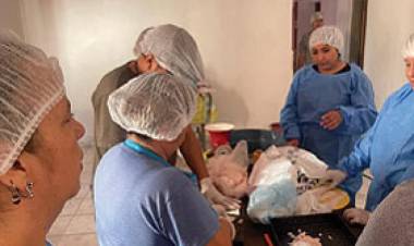 Chamical: Más de veinte productores se capacitaron en chacinados