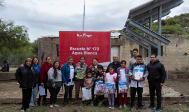 Sur Departamental: Entrega de kits escolares y asistencia a familias 