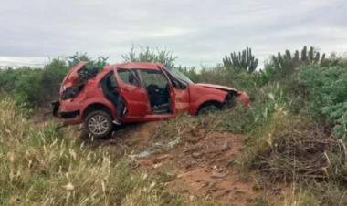 Espectacular vuelco dejó como saldo tres heridos en Catamarca