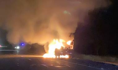Un camión se incendió sobre Ruta 38 y fue asistido por Bomberos
