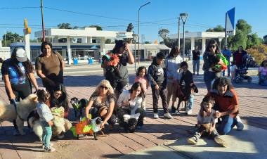 Chepes: desfile de mascotas en la ciudad