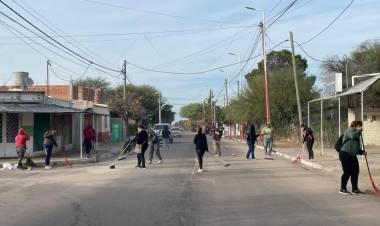 Av. Belgrano Norte: Siguen las tareas de limpieza en calles de la ciudad