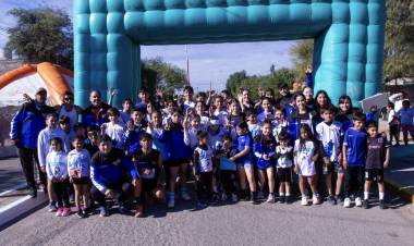 Cerca de 300 competidores participaron en la Maratón Aniversario