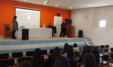 UNLaR Chepes: Conversatorio de “Inclusión o Integración?”