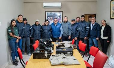 Ulapes: entrega de indumentaria al personal del área de recolección de residuos