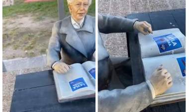 Chepes: Pegaron calcomanías políticas en el monumento de Rosarito