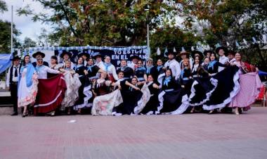 Olta celebró el 9 de Julio con un Gran Pericón en la Plaza Federal “El Chacho”