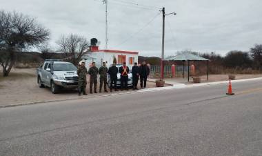 Castro Barros: Operativo de rescate en Las Peñas para asistir a un hombre en el cerro
