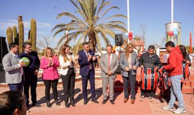 Quintela puso en valor en Patquía la importancia del trabajo conjunto entre el Gobierno provincial y los municipios