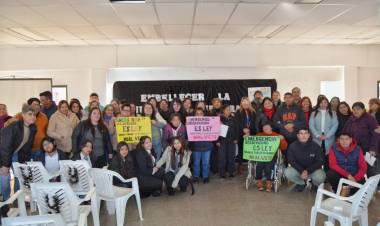 Embellecer la Ciudad es Sembrar Inclusión - Entrega de certificados del programa promover en Chepes