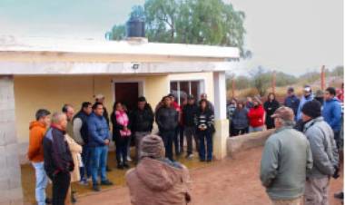Entregan indumentaria para trabajadores de El Portezuelo