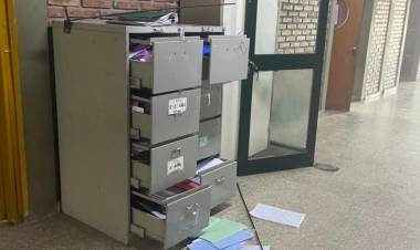 Detectan daños en archivo del ciclo terciario en una escuela de Chepes