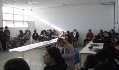 Se dicto un taller de concientización sobre residuos de aparatos eléctricos y electrónicos enel Colegio Provincial “Ariel Ramírez”