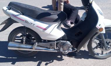 Chepes: accidente de tránsito deja una motociclista herida tras una caída