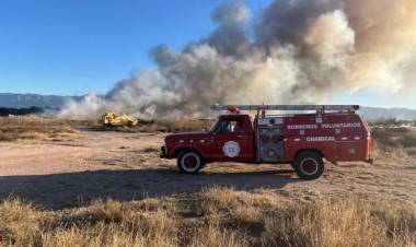 Chamical: controlaron voraz incendio en el predio del basurero municipal