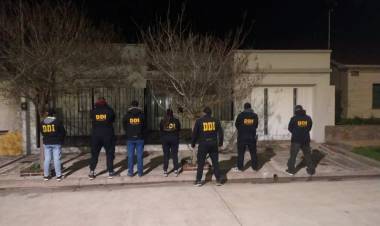 Allanamiento en la rioja tras un operativo internacional contra la pedofilia