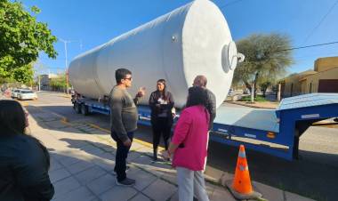Pozos San Carlos: llegaron nuevos tanques del sistema de rebombeo que habían sido dañados