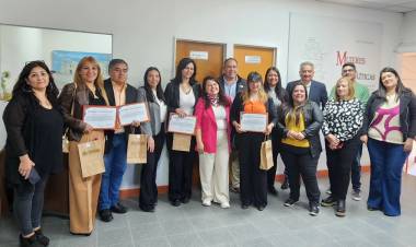 Dedicación, devoción y entrega: homenaje a maestros destacados año 2025