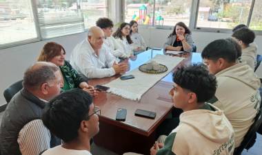 “De juventud no sólo se habla: se hace”: Acompañamiento a jóvenes en la estudiantina 2025