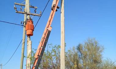 En El Totoral y San Isidro: mejora de servicios públicos en las plazas y alumbrado público