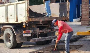 Chepes: bacheo y adoquinado en diferentes sectores de la ciudad
