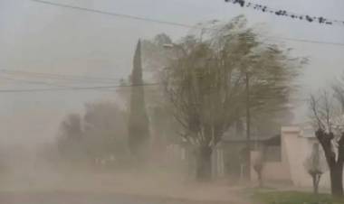 Chepes: suspenden las clases por vientos y continuan medidas para el viernes