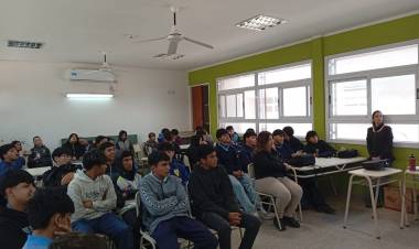 Chepes: alumnos de la E.P.E.T. Nº1 participaron en un taller sobre Bullying