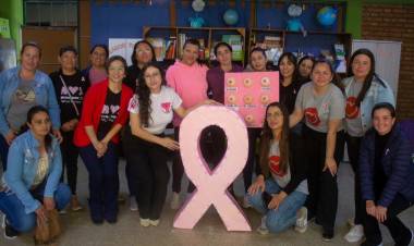 Dictan charla preventiva e informativa sobre cáncer de mama