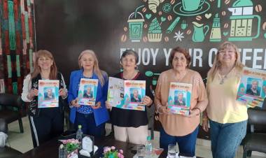 Presentación de la revista "Huellas de Gente Amiga" del Centro Cultural