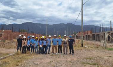 Alumnos de Maestro Mayor de Obras realizaron visita técnica en La Rioja