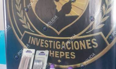 Chepes: detienen a hombre por hurto en un supermercado