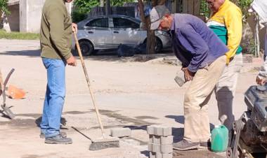 Chepes: trabajos de adoquinado y mantenimiento de calles