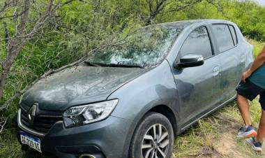 Ruta 79: un auto terminó en la banquina tras derrapar