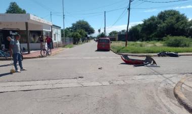 Una motociclista resultó herida tras chocar con un utilitario en Ulapes