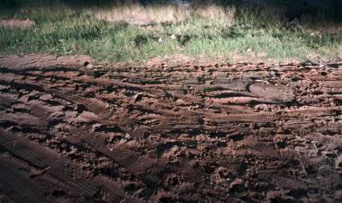 Indignación en el barrio El Alto: vecinos  juntan firmas y denuncia por conexiones clandestinas a cloacas