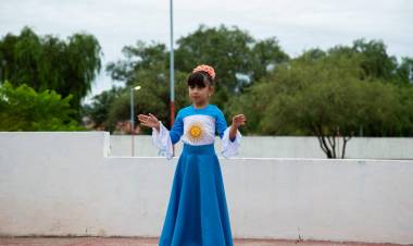 Emotiva participación de una niña de 7 años en el acto por Malvinas