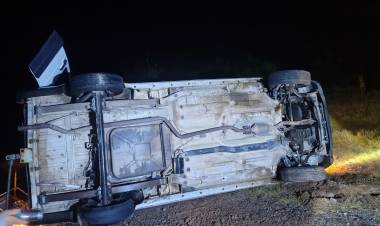 Vuelco en Ruta 5: una familia protagonizó el siniestro mientras remolcaban otro vehículo
