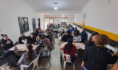 Gran éxito del bingo solidario de la academia Aamaal Dance en Chepes
