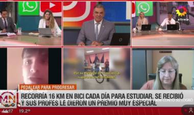 Salió en Canal 13: el joven chepeño que se recibió de profesor de Historia tras recorrer 16 km contó su logro en el Canal