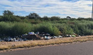 Chepes: Indignación total, arrojan basura a escasos 500 metros del basural