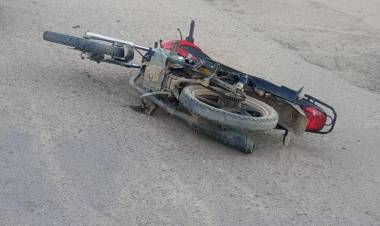 Choque entre dos motos en Chepes: ambos conductores fueron trasladados al hospital