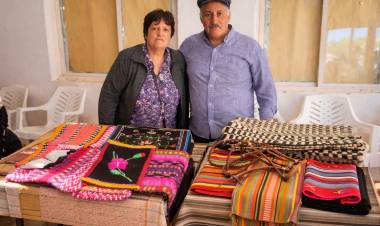 Hilos de memoria en la Quebrada de la Aguada: una familia que teje su historia