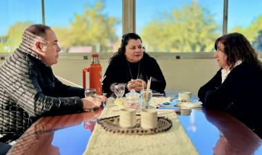 Reunión de trabajo y planificación institucional de cara al aniversario departamental