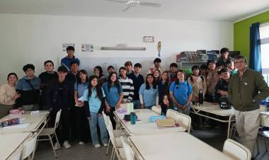 TecnoEmpleo; se dio una jornada de concientización sobre residuos electrónicos en la E.P.E.T. N° 1