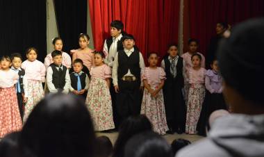 Multitudinaria peña aniversario del Ballet Amanecer Folklórico: una noche colmada de emoción, danza y tradición