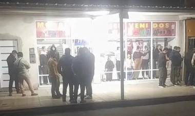 Delincuentes armados asaltaron un local comercial en Chepes