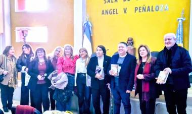 El Centro Cultural "Luis Fernández Zárate" presentó Antología "Voces Llanistas"