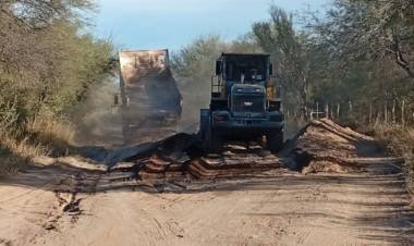 El Gobierno Departamental continúa mejorando la red de caminos rurales
