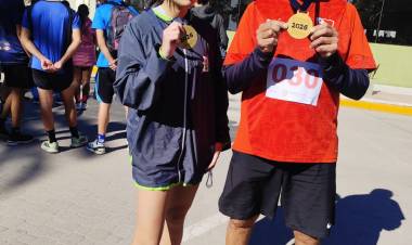 Candela Peredo y su abuelo: una historia de esfuerzo y solidaridad que emocionó en Cruz del Eje